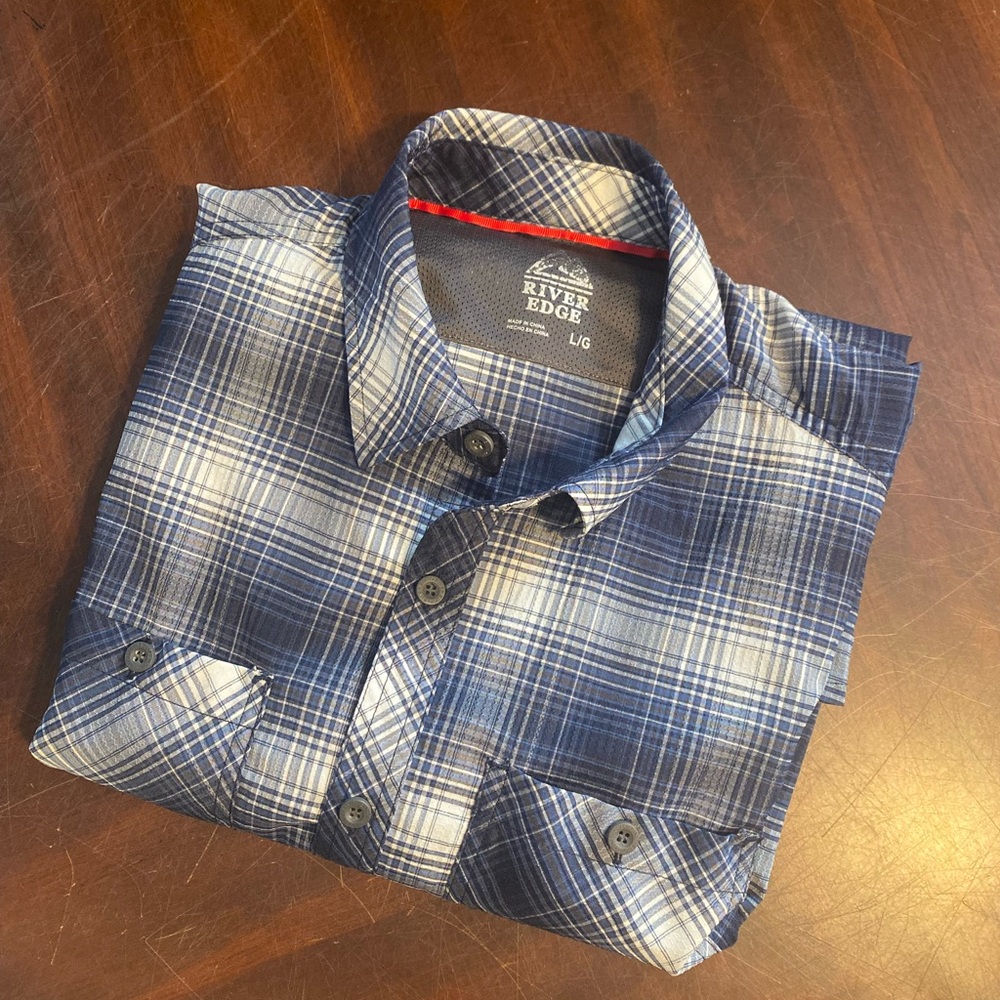 Casual Blue Button Down Shirt with Gradient Plaid